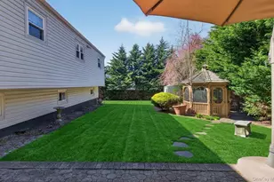 7 Phyllis Dr, East Northport, NY 11731 - Photo 19