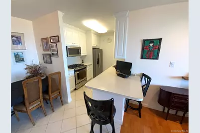 27010 Grand Central Parkway #9M, Floral Park, NY 11005 - Photo 7