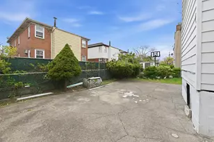 253-10 148th Dr, Rosedale, NY 11422 - Photo 27