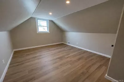 109 N Greene Avenue, Lindenhurst, NY 11757 - Photo 11