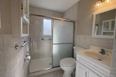 109 N Greene Avenue, Lindenhurst, NY 11757 - Photo 7
