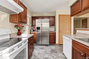 8 Robbins Ln, Saugerties, NY 12477 - Photo 21