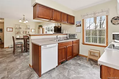 8 Robbins Lane, Saugerties, NY 12477 - Photo 19