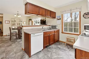 8 Robbins Ln, Saugerties, NY 12477 - Photo 19