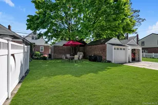 215-18 48th Ave, Bayside, NY 11364 - Photo 19