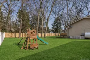 11 Jeanne Rd, Lake Grove, NY 11755 - Photo 23