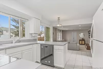 11 Jeanne Road, Lake Grove, NY 11755 - Photo 9