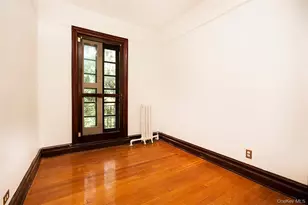 568 W 261st St, Bronx, NY 10471 - Photo 5