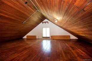 568 W 261st St, Bronx, NY 10471 - Photo 9