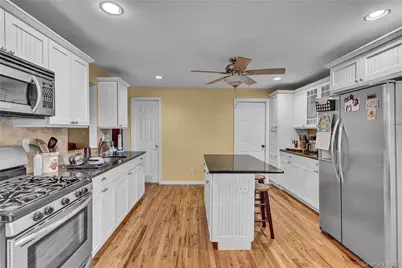 82 Southaven Avenue, Medford, NY 11763 - Photo 37