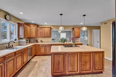 82 Southaven Avenue, Medford, NY 11763 - Photo 17