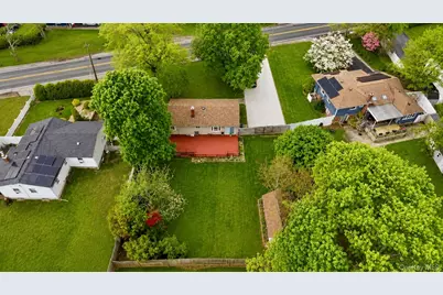 1016 Howells Road, Bay Shore, NY 11706 - Photo 15