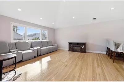 978 Little Whalneck Road, Merrick, NY 11566 - Photo 5