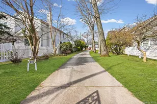 978 Little Whalneck Rd, Merrick, NY 11566 - Photo 19