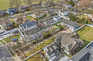 978 Little Whalneck Rd, Merrick, NY 11566 - Photo 33