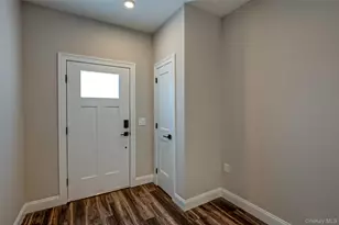 1 Conklin St, Farmingdale, NY 11735 - Photo 3