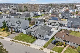 69 Candy Ln, Syosset, NY 11791 - Photo 31