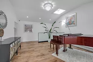 69 Candy Ln, Syosset, NY 11791 - Photo 5