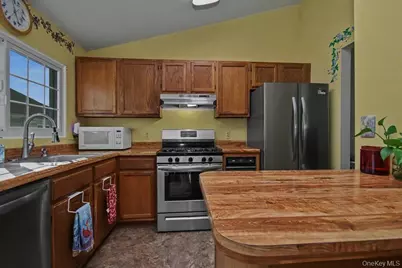 2323 Whispering Hills, Chester, NY 10918 - Photo 9