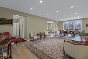 1 Kensington Gate, Great Neck, NY 11021 - Photo 5