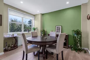 1 Kensington Gate, Great Neck, NY 11021 - Photo 11