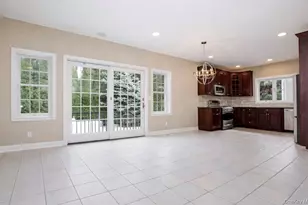 423 English Pl, Mamaroneck, NY 10543 - Photo 9