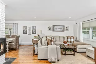 14 Ursular Ct, Smithtown, NY 11787 - Photo 9