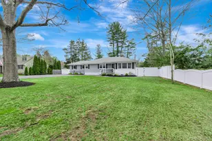 14 Ursular Ct, Smithtown, NY 11787 - Photo 3