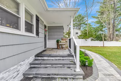 14 Ursular Court, Smithtown, NY 11787 - Photo 5