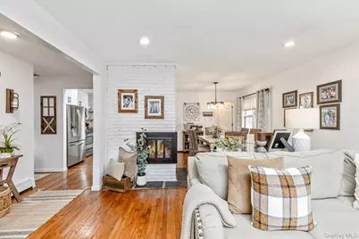 14 Ursular Court, Smithtown, NY 11787 - Photo 11