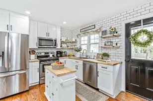 14 Ursular Ct, Smithtown, NY 11787 - Photo 17