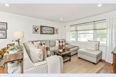 14 Ursular Court, Smithtown, NY 11787 - Photo 9