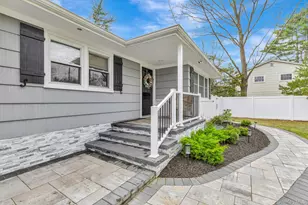 14 Ursular Ct, Smithtown, NY 11787 - Photo 7