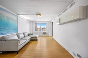 61-25 97th St, Rego Park, NY 11374 - Photo 7