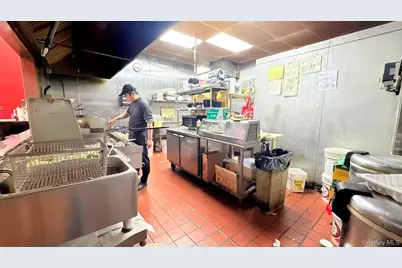 9022 161st Street, Jamaica, NY 11432 - Photo 5