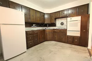 58-18 84th Pl, Middle Village, NY 11379 - Photo 5