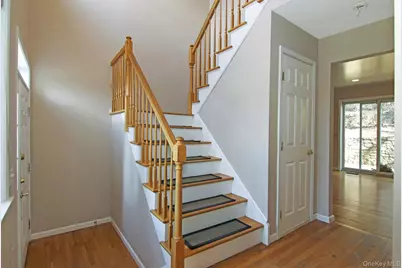 4 Manor Place, White Plains, NY 10605 - Photo 3