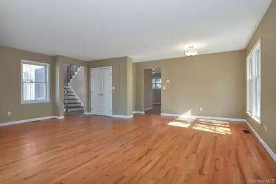 4 Manor Place, White Plains, NY 10605 - Photo 17