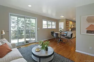 4 Manor Pl, White Plains, NY 10605 - Photo 9