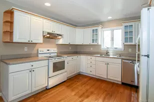 4 Manor Pl, White Plains, NY 10605 - Photo 9