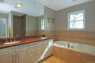 4 Manor Pl, White Plains, NY 10605 - Photo 21