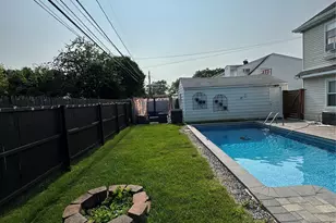 12 Green Ln, Levittown, NY 11756 - Photo 17