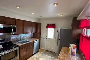 12 Green Ln, Levittown, NY 11756 - Photo 7