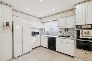 40 Bowling Ln, Deer Park, NY 11729 - Photo 11