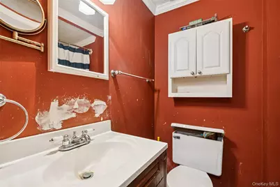 40 Bowling Lane, Deer Park, NY 11729 - Photo 25