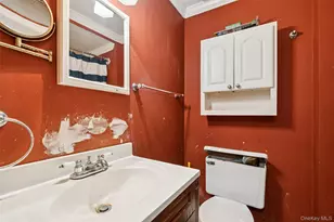 40 Bowling Ln, Deer Park, NY 11729 - Photo 25