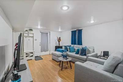 727 Henry Street, Uniondale, NY 11553 - Photo 21