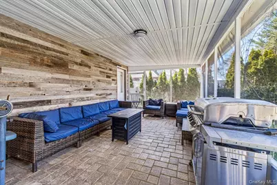 727 Henry Street, Uniondale, NY 11553 - Photo 27