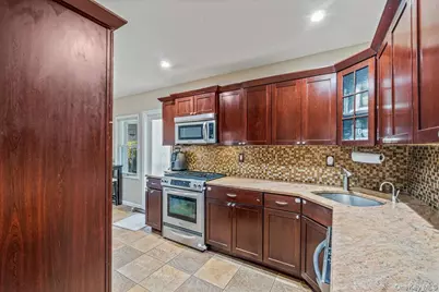 727 Henry Street, Uniondale, NY 11553 - Photo 9
