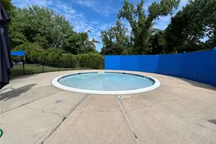 40 Terrace Cir, Great Neck, NY 11021 - Photo 11